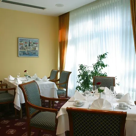 As 4* Zagreb